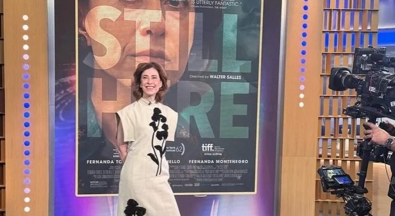 Fernanda Torres dá entrevista para o 'Good Morning America', um dos maiores programas dos EUA