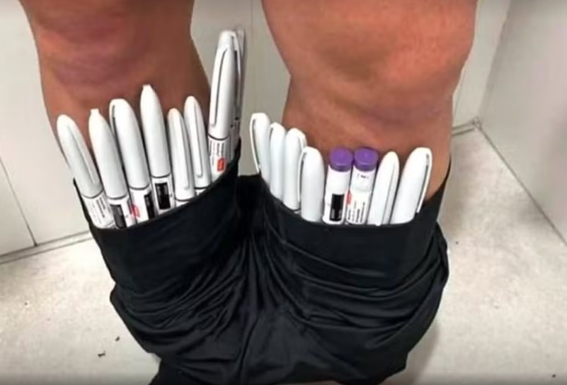 Passageiro é flagrado em aeroporto com canetas de Mounjaro na cueca