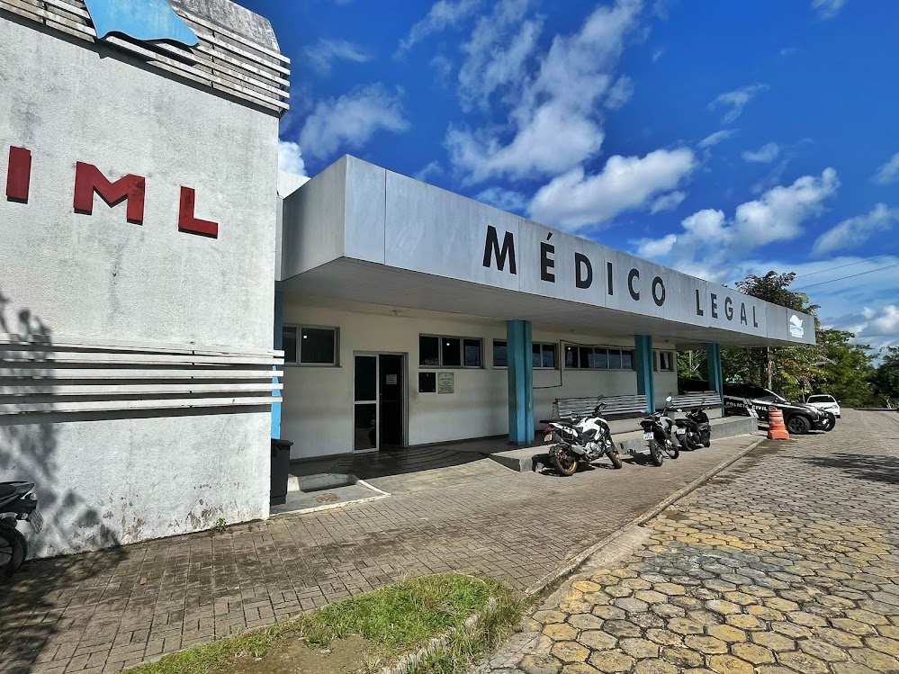 Idoso é achado morto com marcas de tiros e agressão na AM-070