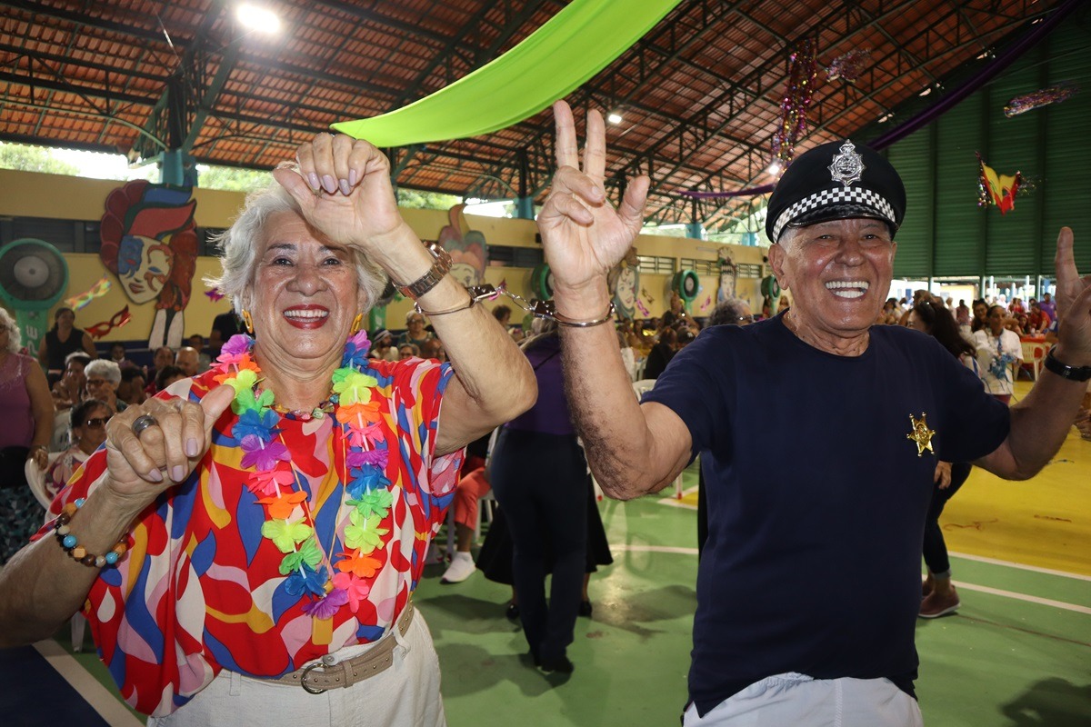 ‘CarnaIdoso 2025’ garante festa carnavalesca para melhor idade 