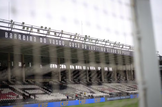 Vasco e Botafogo jogam por vaga na semifinal do Carioca