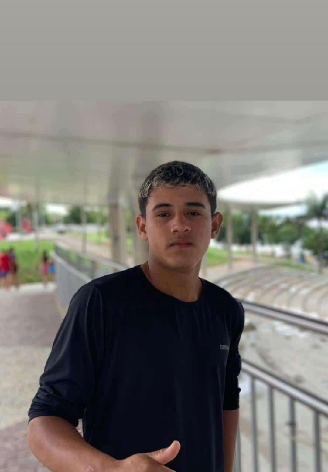 Jovem de 17 anos morre em acidente entre moto e caminhão no Careiro 