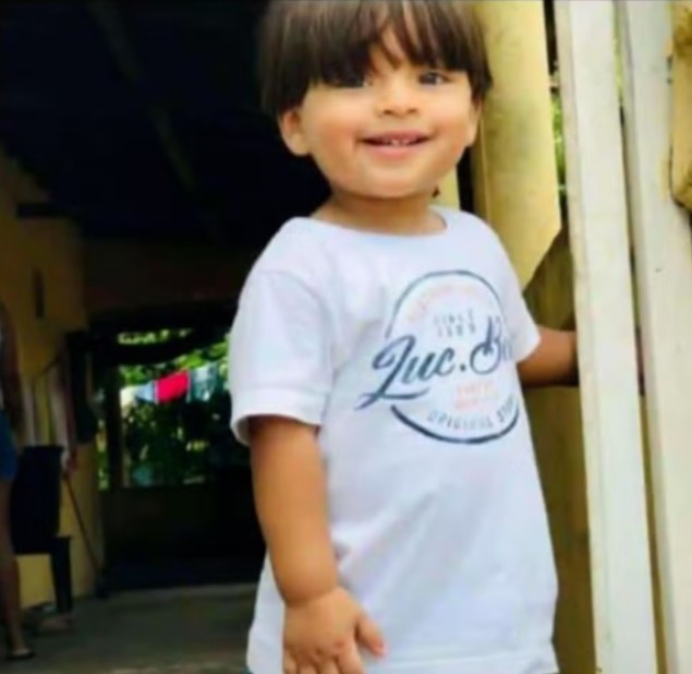 Bebê morre após se engasgar com caroço de pitomba