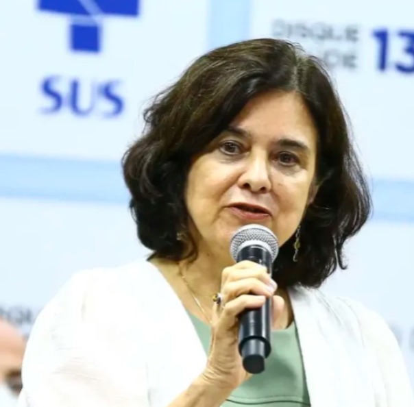 Lula demite Nísia, confirma Padilha na Saúde e dá início a reforma ministerial