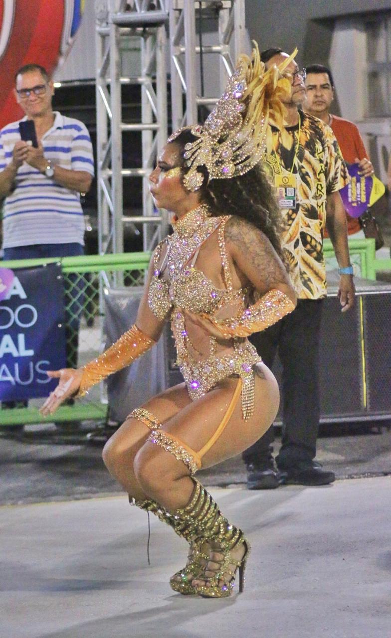 Sem Compromisso abre desfile da elite do Carnaval de Manaus