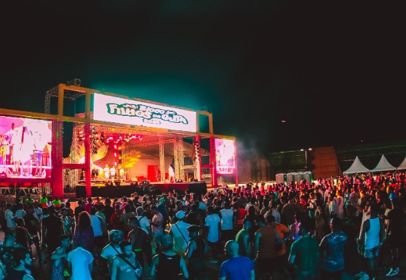 Bloco Filhos da Guta agita terça-feira de Carnaval no Centro de Manaus