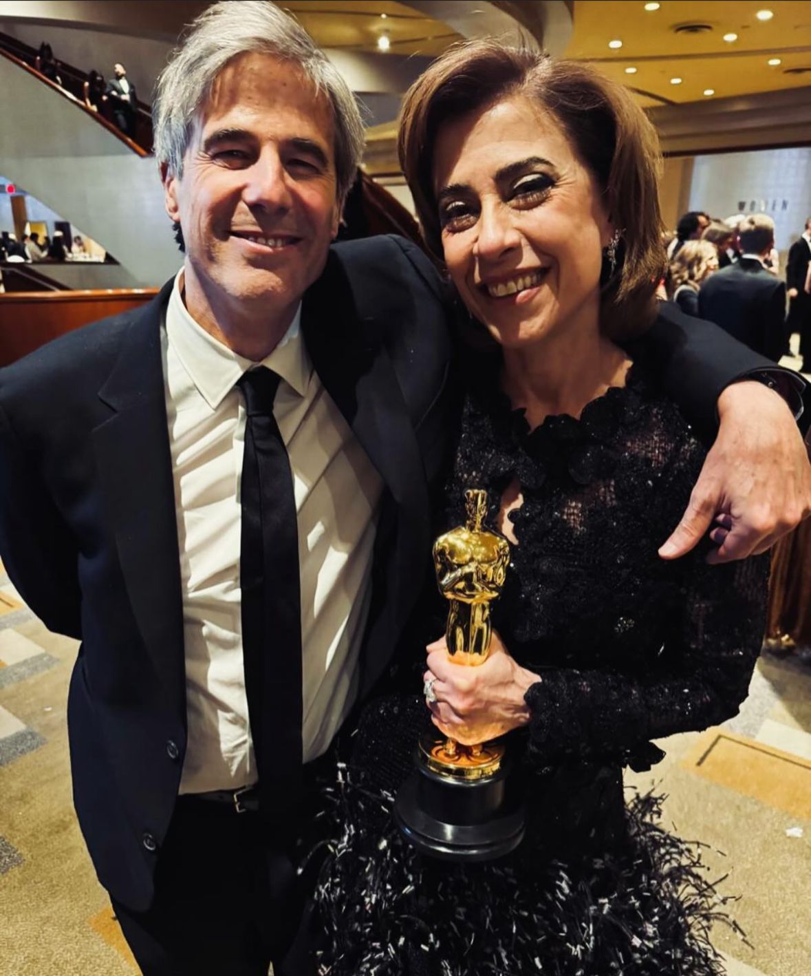 'Nós vamos sorrir', diz Fernanda Torres, ao celebrar vitória de 'Ainda Estou Aqui'