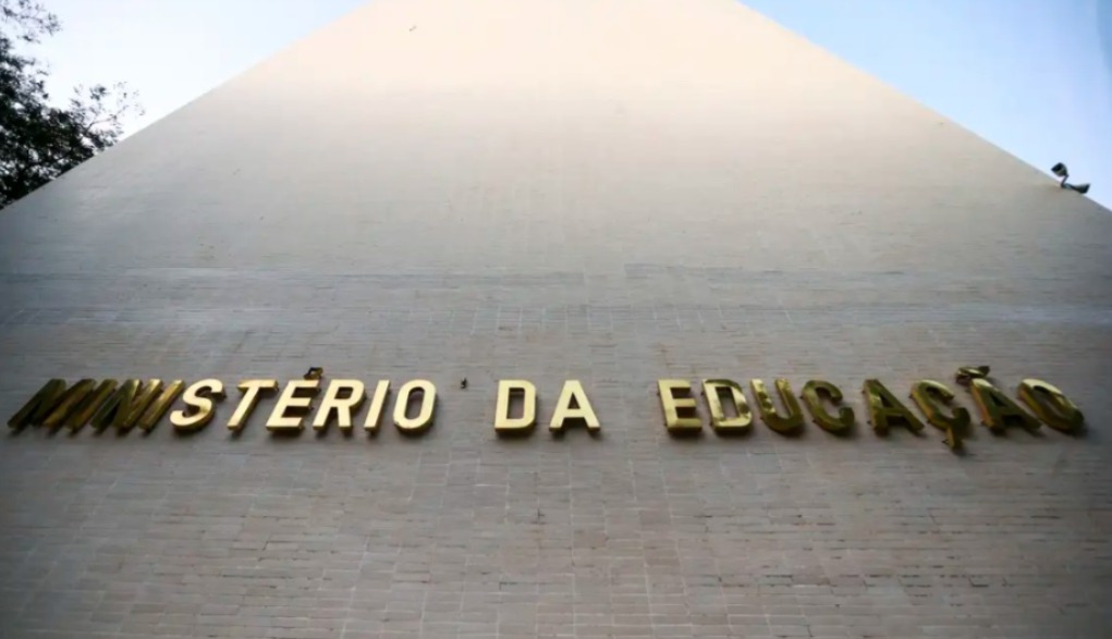 MEC lança programa para ampliar acesso de estudantes ao ensino técnico