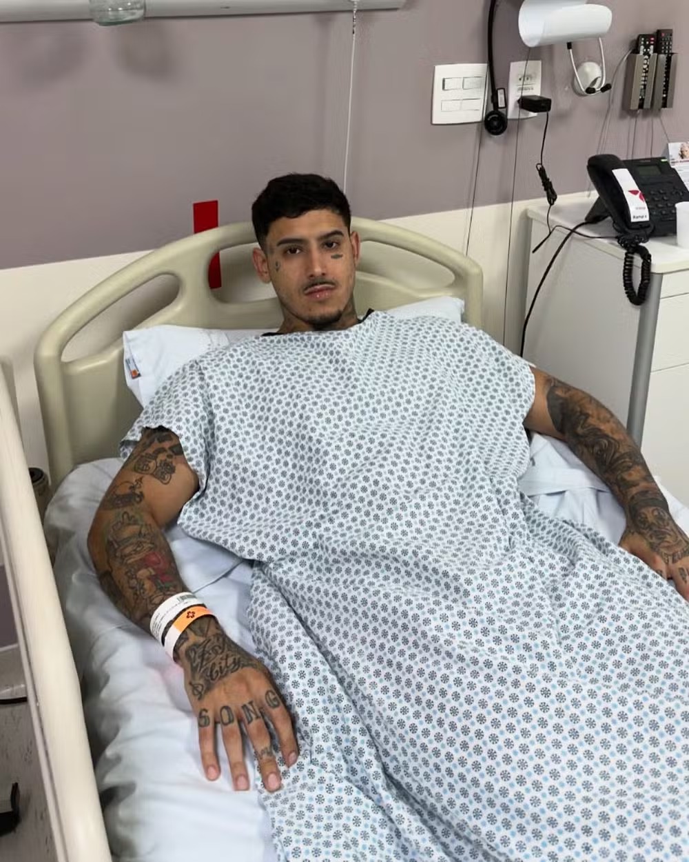 MC PH passa por cirurgia e ficará mudo por 10 dias