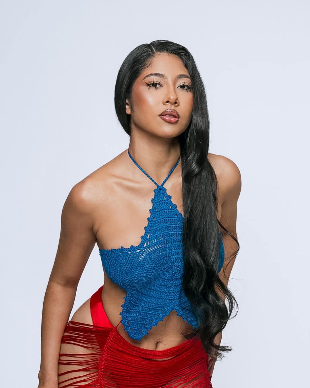 Zaynara se junta à força de Parintins no Arena Planeta Boi