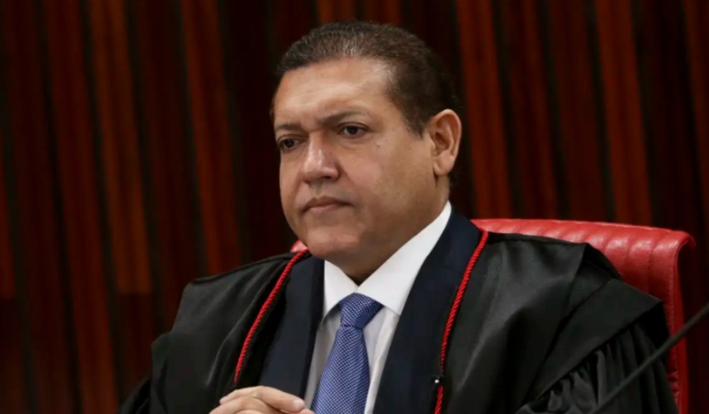 Nunes Marques vota contra recurso de Bolsonaro e Braga Netto 