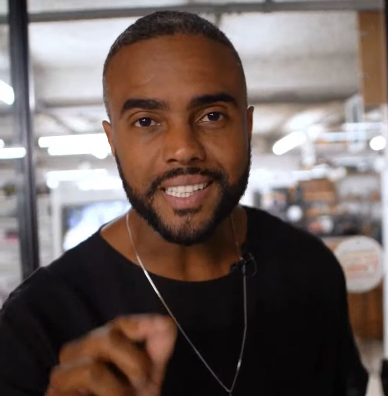 Filho de Sandra de Sá é investigado pelo MP por suspeita de estelionato 