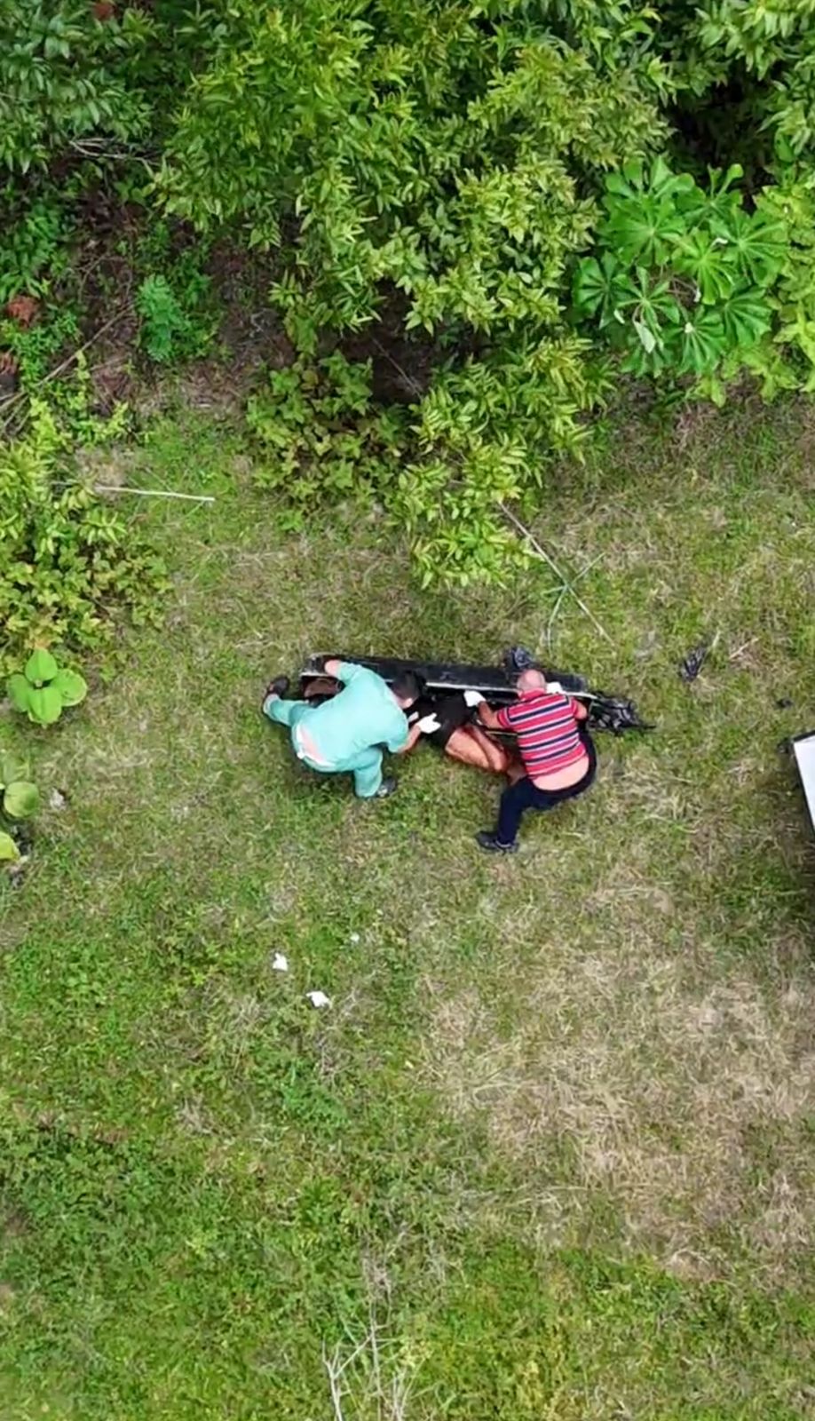 Corpo é encontrado com mãos e pés amarrados em terreno no Tarumã