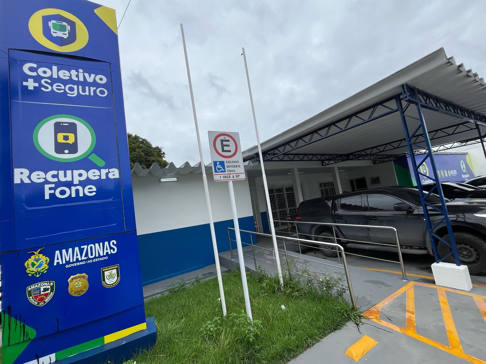 Grupo é preso com celulares roubados na Feira do Manoa