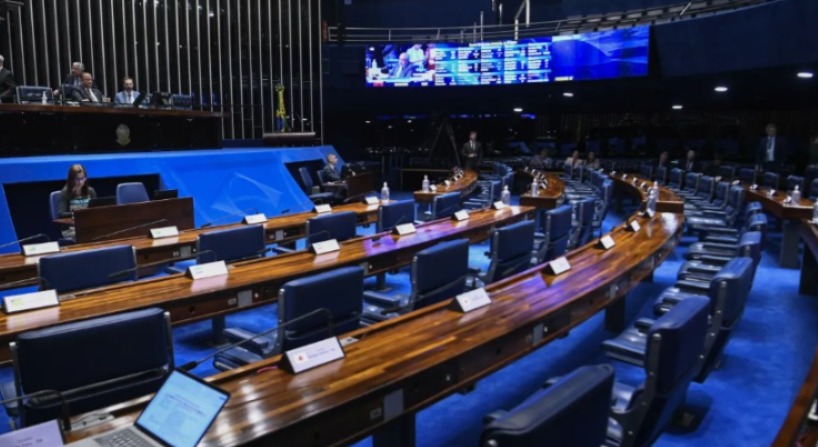 Senado aprova uso de tornozeleira eletrônica para agressores de mulheres