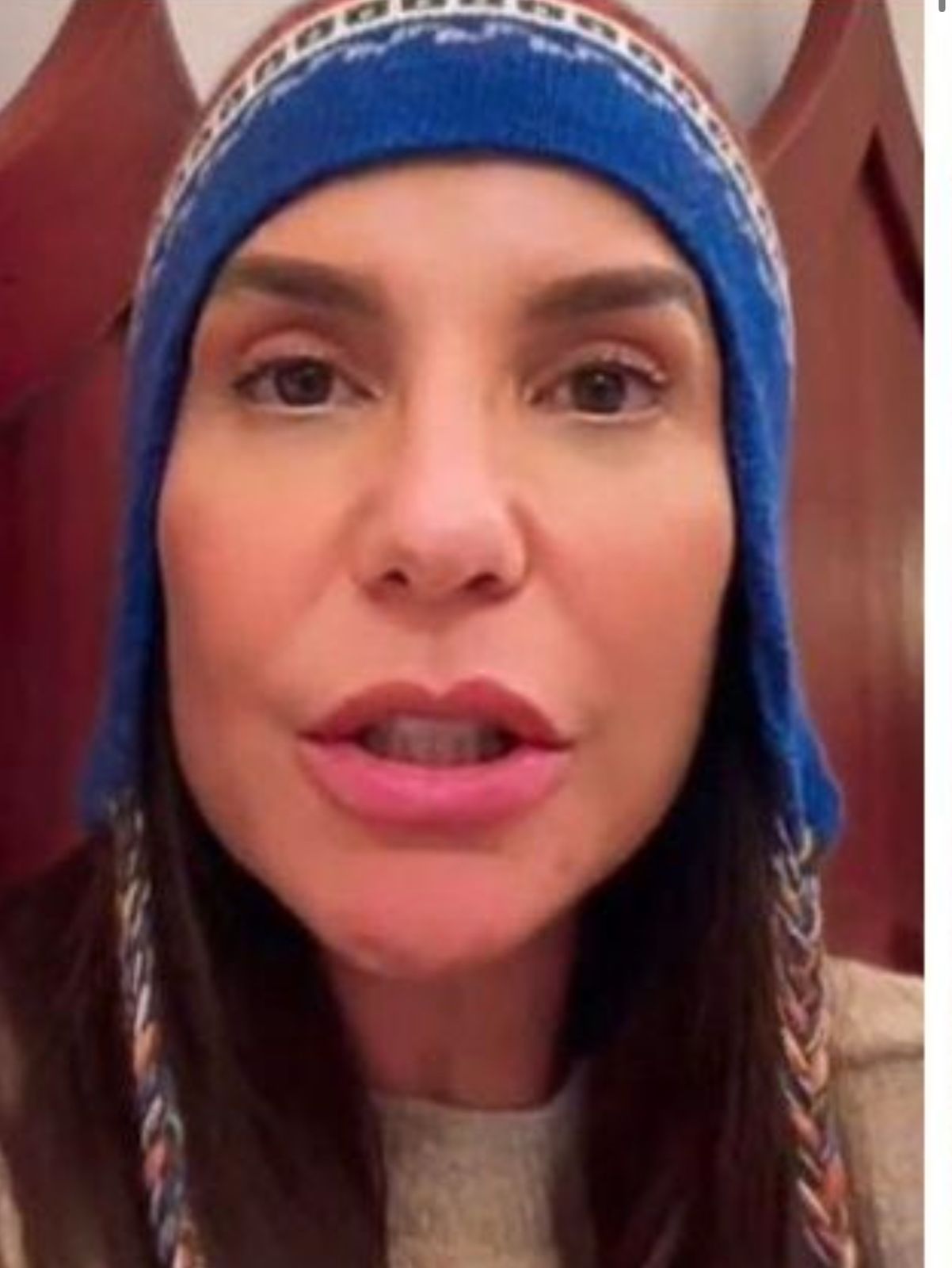 Ivete Sangalo rebate crítica por viajar sem os filhos