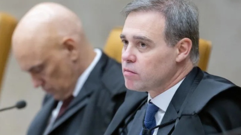 Mendonça diverge e vota pela absolvição de réus dos atos de 8 de janeiro