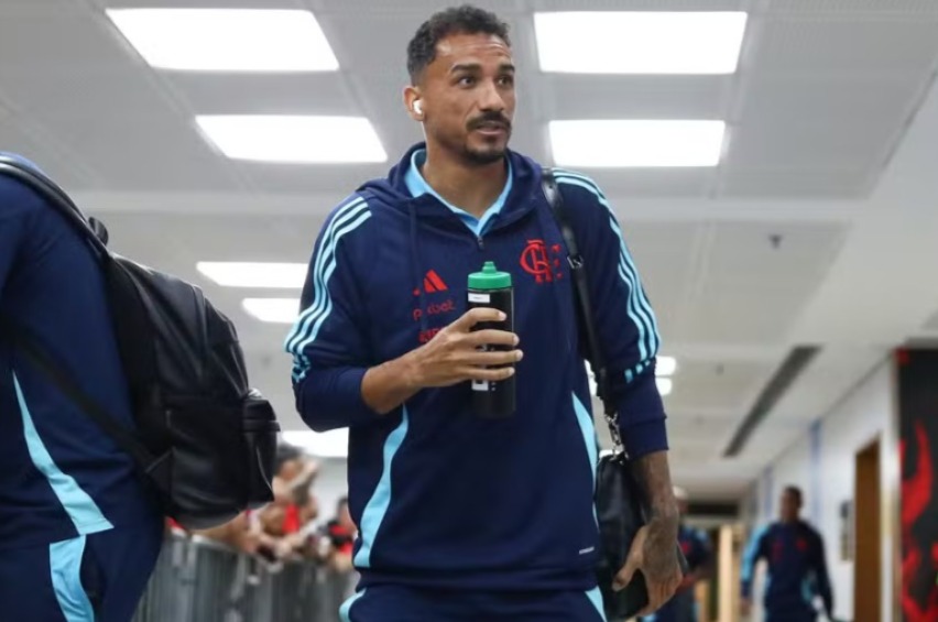 Após dois meses de recuperação, Danilo retorna ao Flamengo