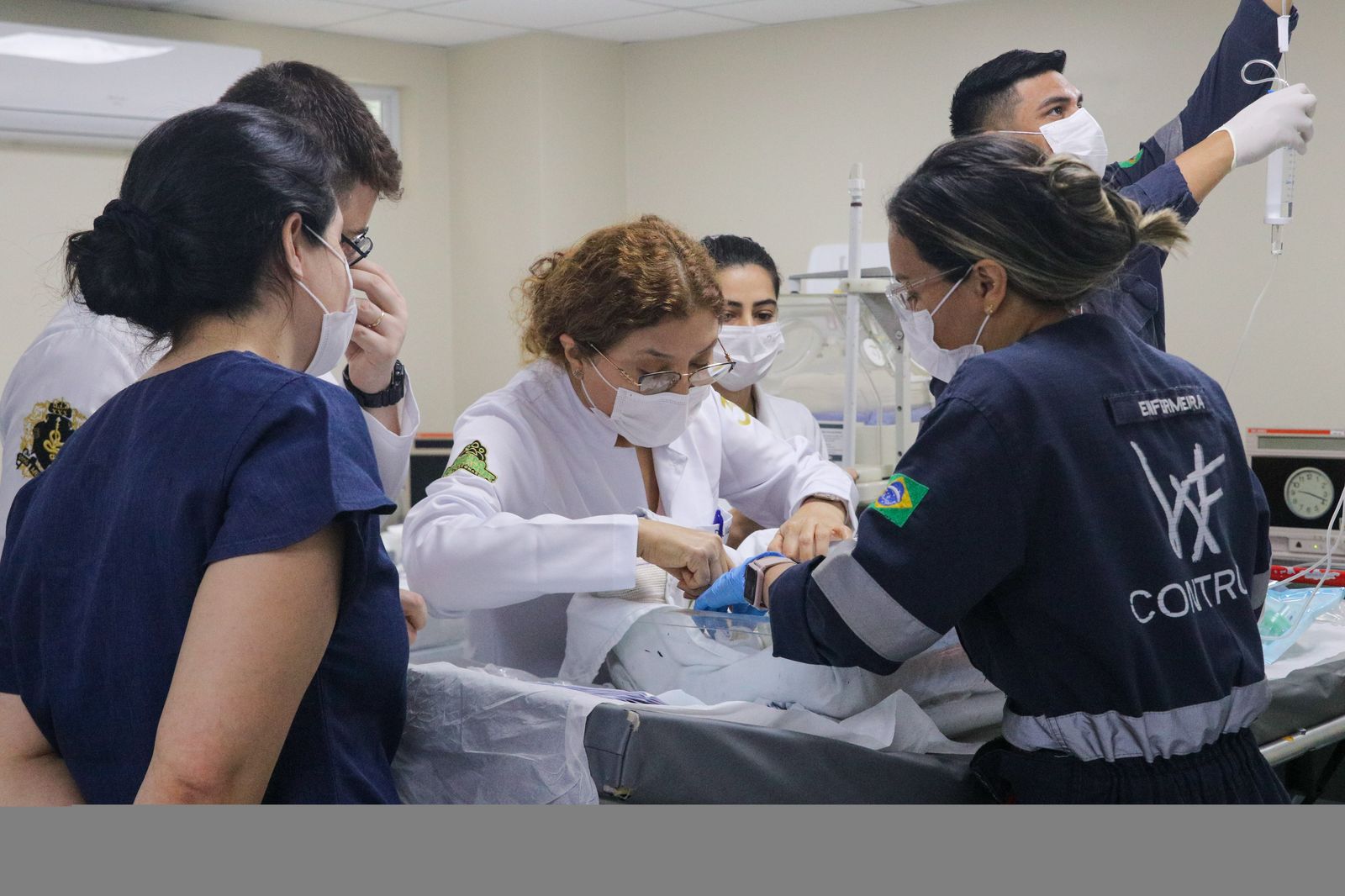 Gêmeas siamesas passam por novos exames de imagem em Manaus