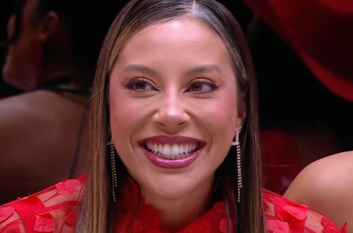 Políticos cearenses mobilizam torcida por Renata na final do BBB