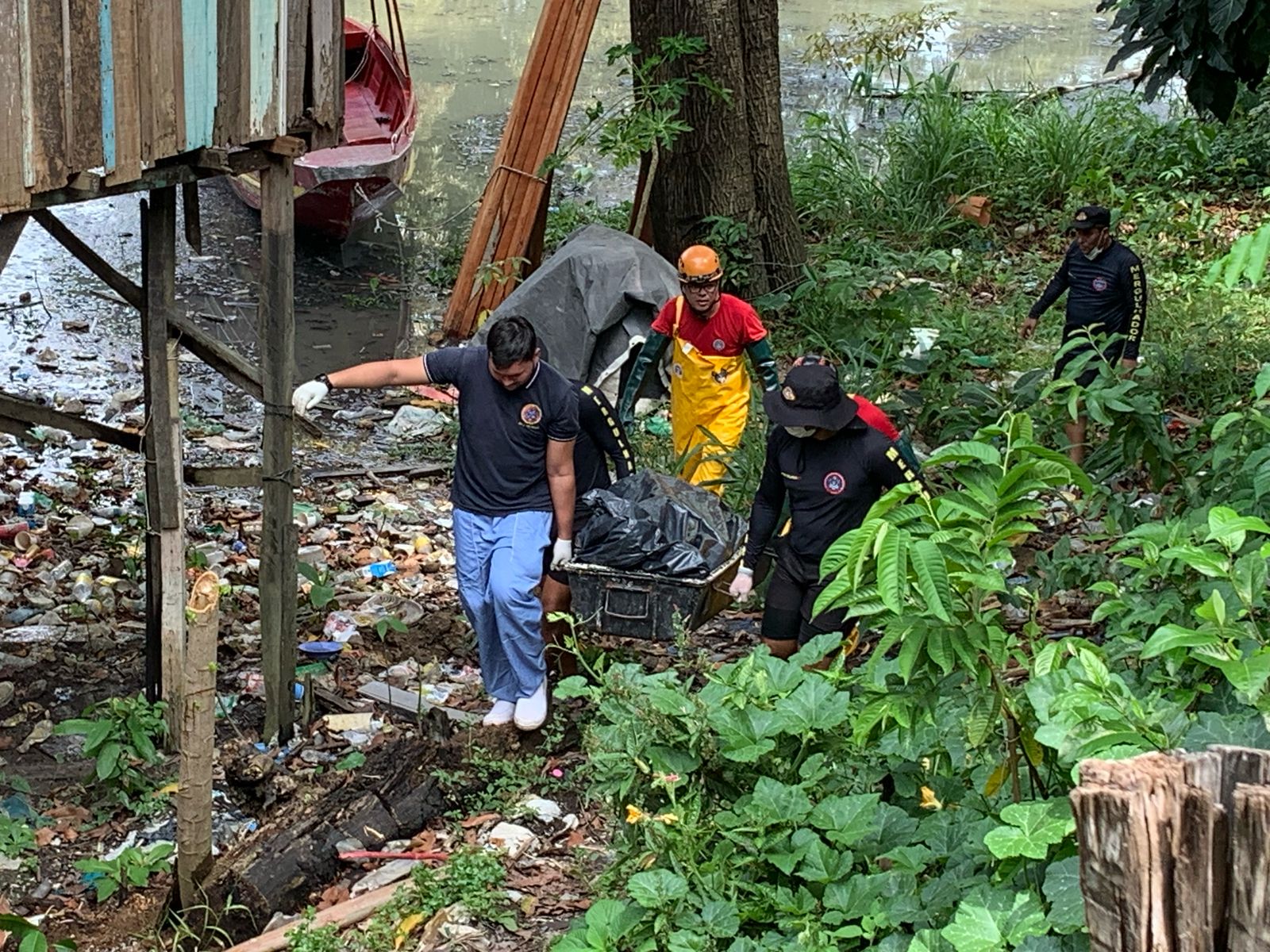 Corpo de homem é encontrado boiando em igarapé no São Jorge