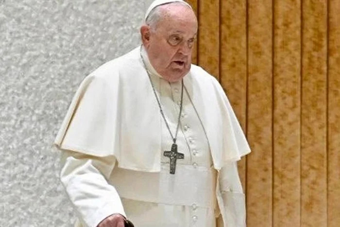 Derrame é apontado como causa da morte de Papa Francisco