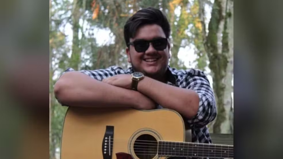 Cantor sertanejo morre aos 23 anos após grave acidente em SC