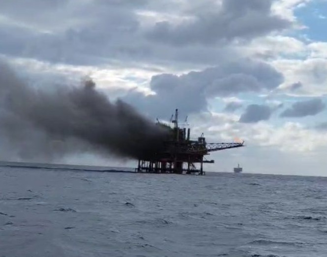 Chega a 14 número de feridos após incêndio em plataforma da Petrobras