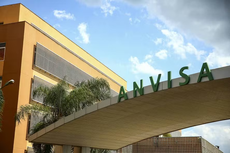 Anvisa aprova primeiro medicamento para tratar Alzheimer no Brasil