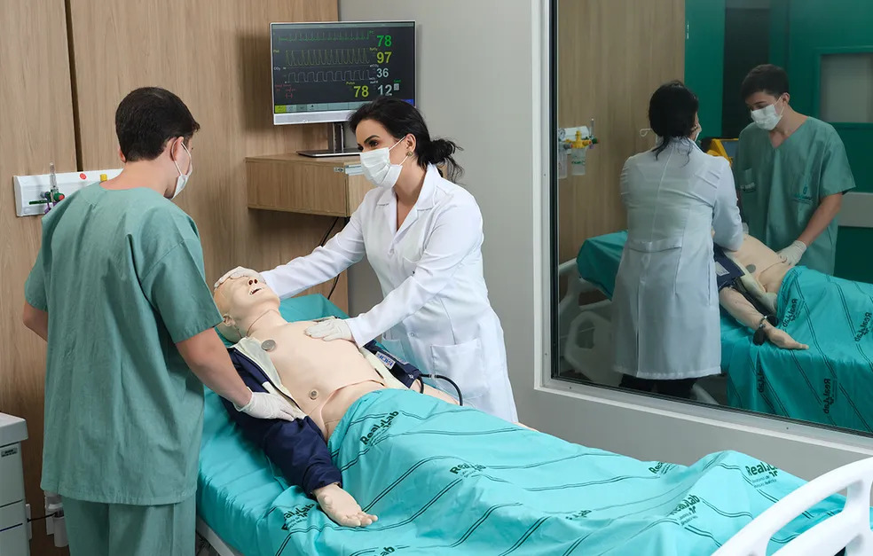 Cursos de medicina terão prova anual do MEC para avaliação de qualidade