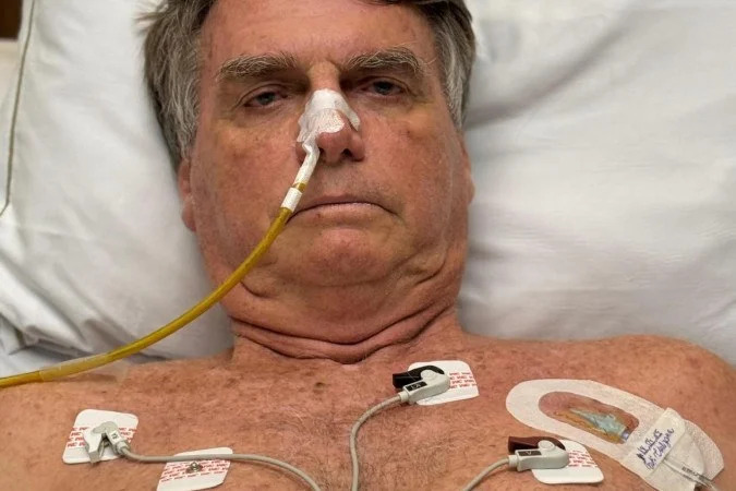 Bolsonaro apresenta estabilidade após piora clínica, informa boletim médico