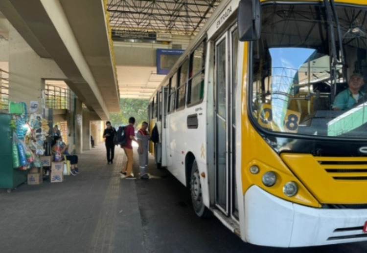 Manaus tem manifestação contra aumento da tarifa de ônibus nesta sexta