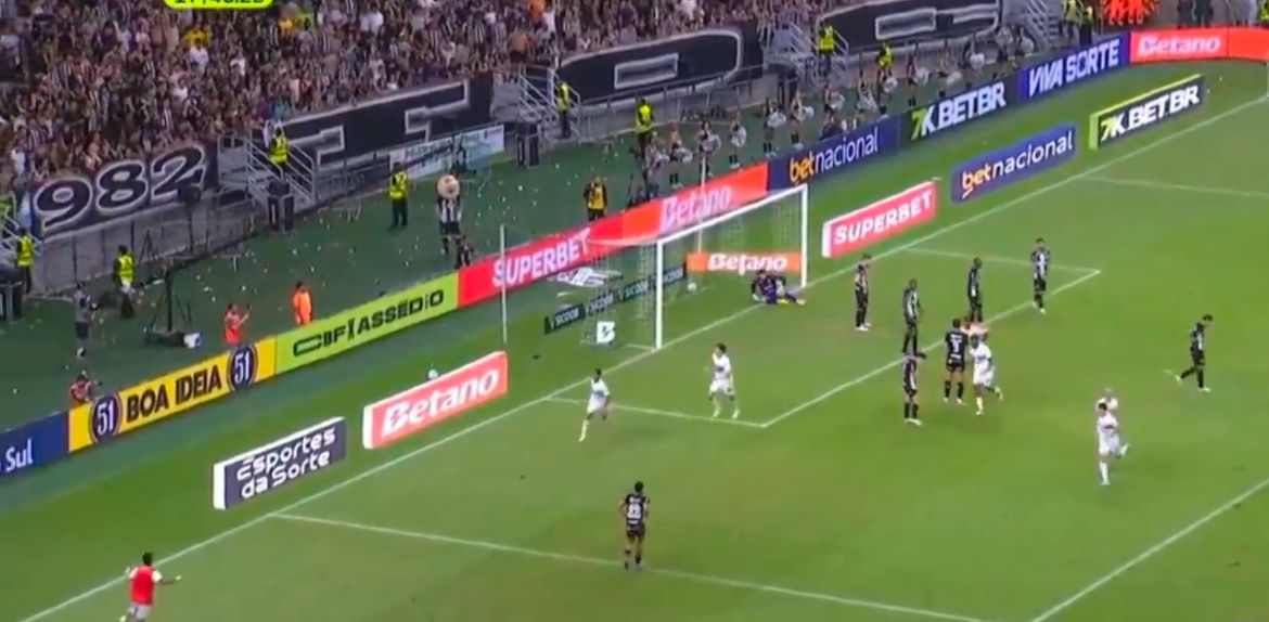 São Paulo sofre com ex-Corinthians, mas joia garante empate contra o Ceará
