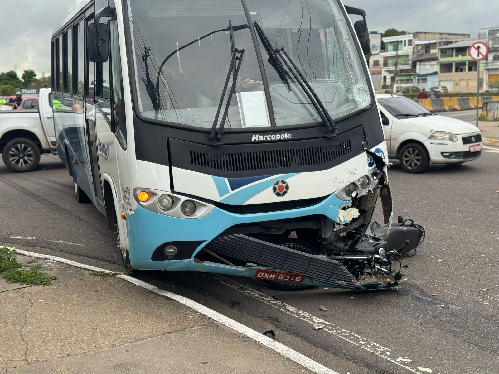 Imagens revelam detalhes de acidente que matou motociclista na Av. Brasil