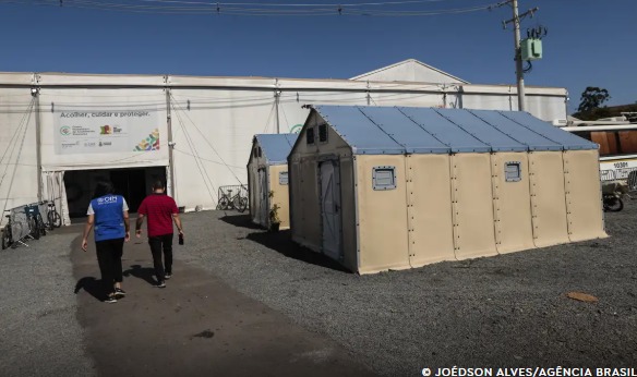 Um ano após enchentes, cerca de 380 pessoas seguem em abrigos no RS