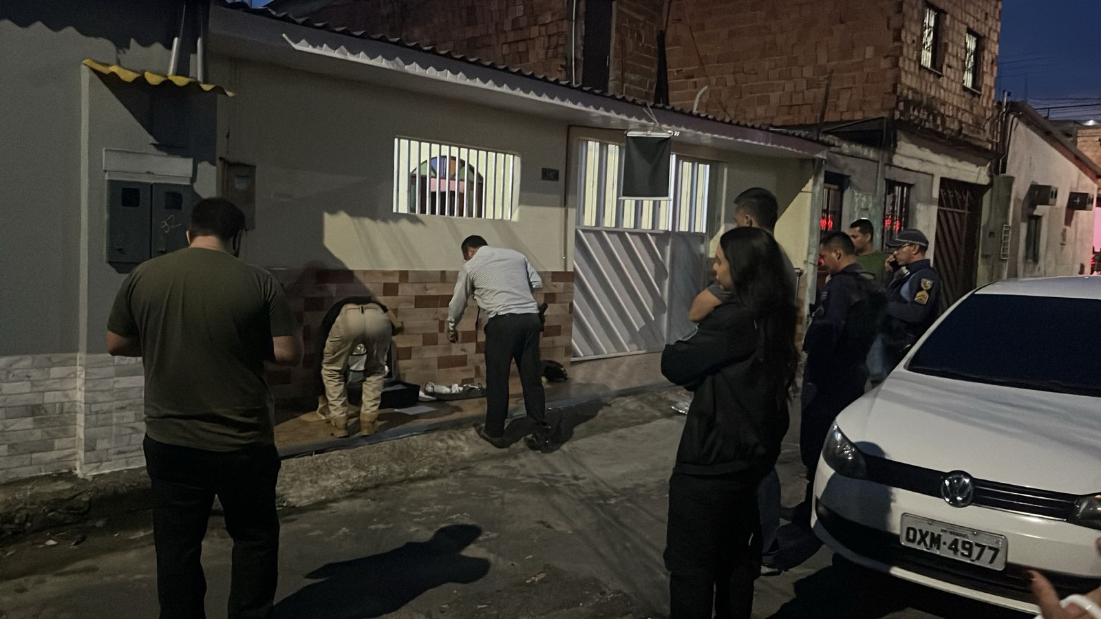 Feto é encontrado na frente de casa no bairro Flores