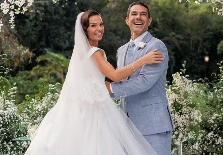 Isis Valverde e Marcus Buaiz se casam em cerimônia íntima no interior de SP