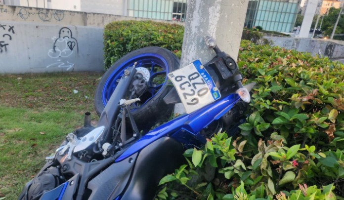 Motociclista voa sobre capô após acidente em Manaus