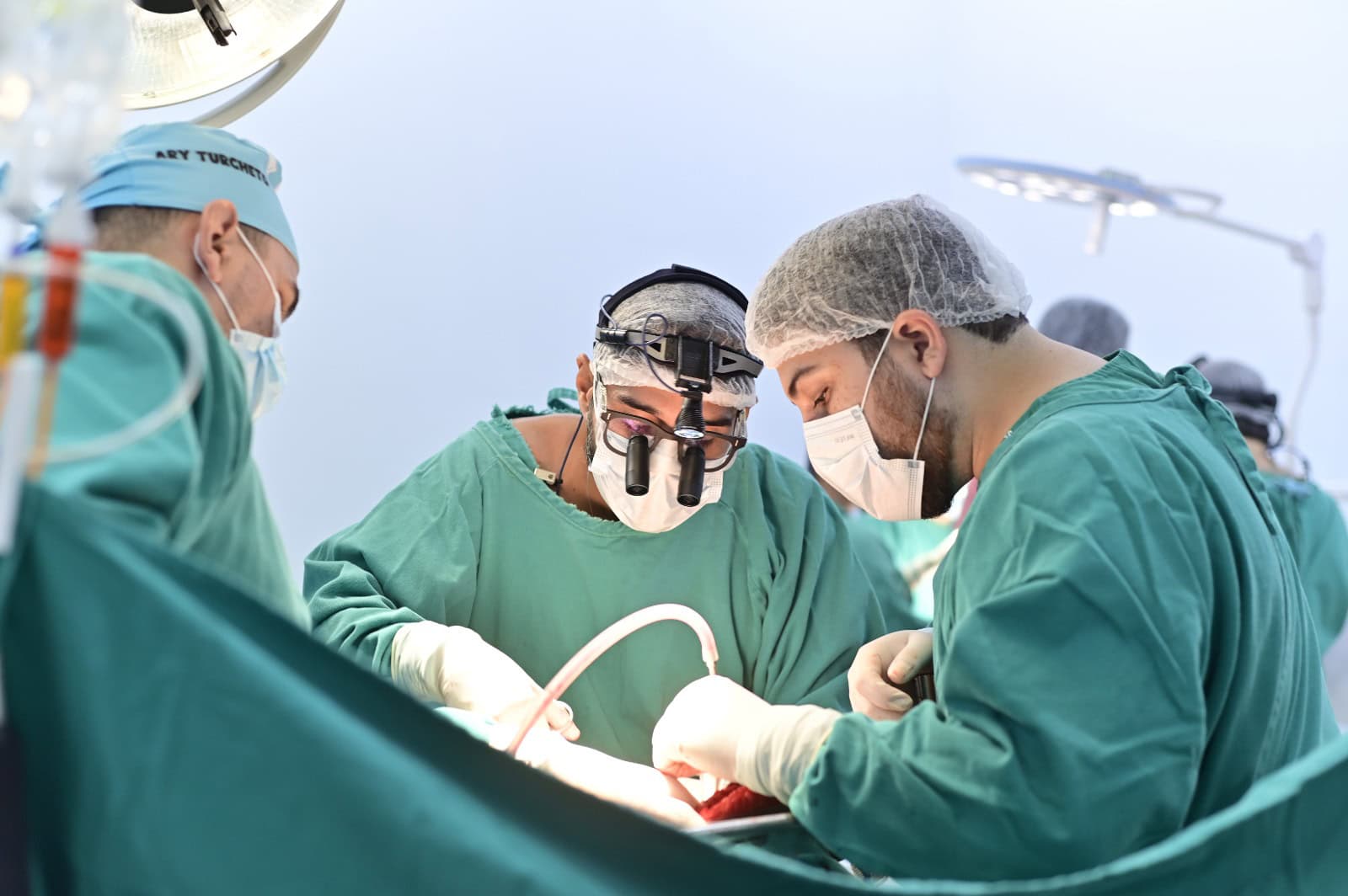 Paciente de Envira recebe fígado de Rondônia em cirurgia no Acre