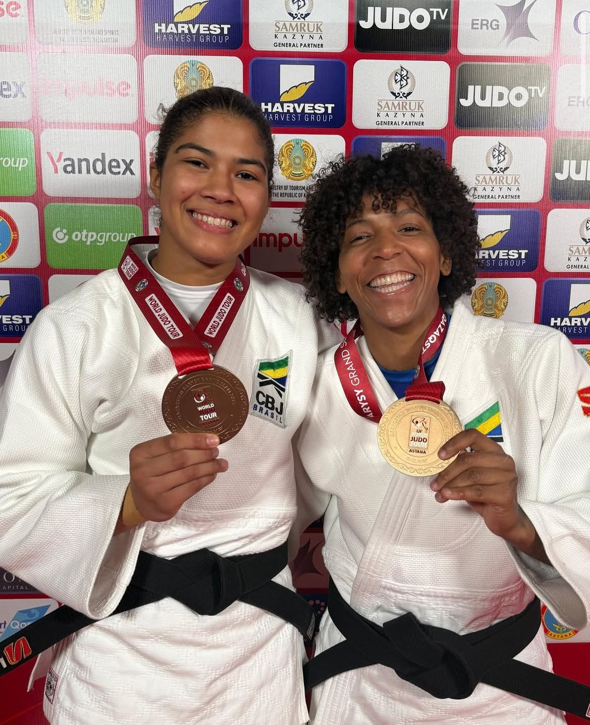 Rafaela Silva conquista 1º medalha em nova categoria; Luana também é bronze