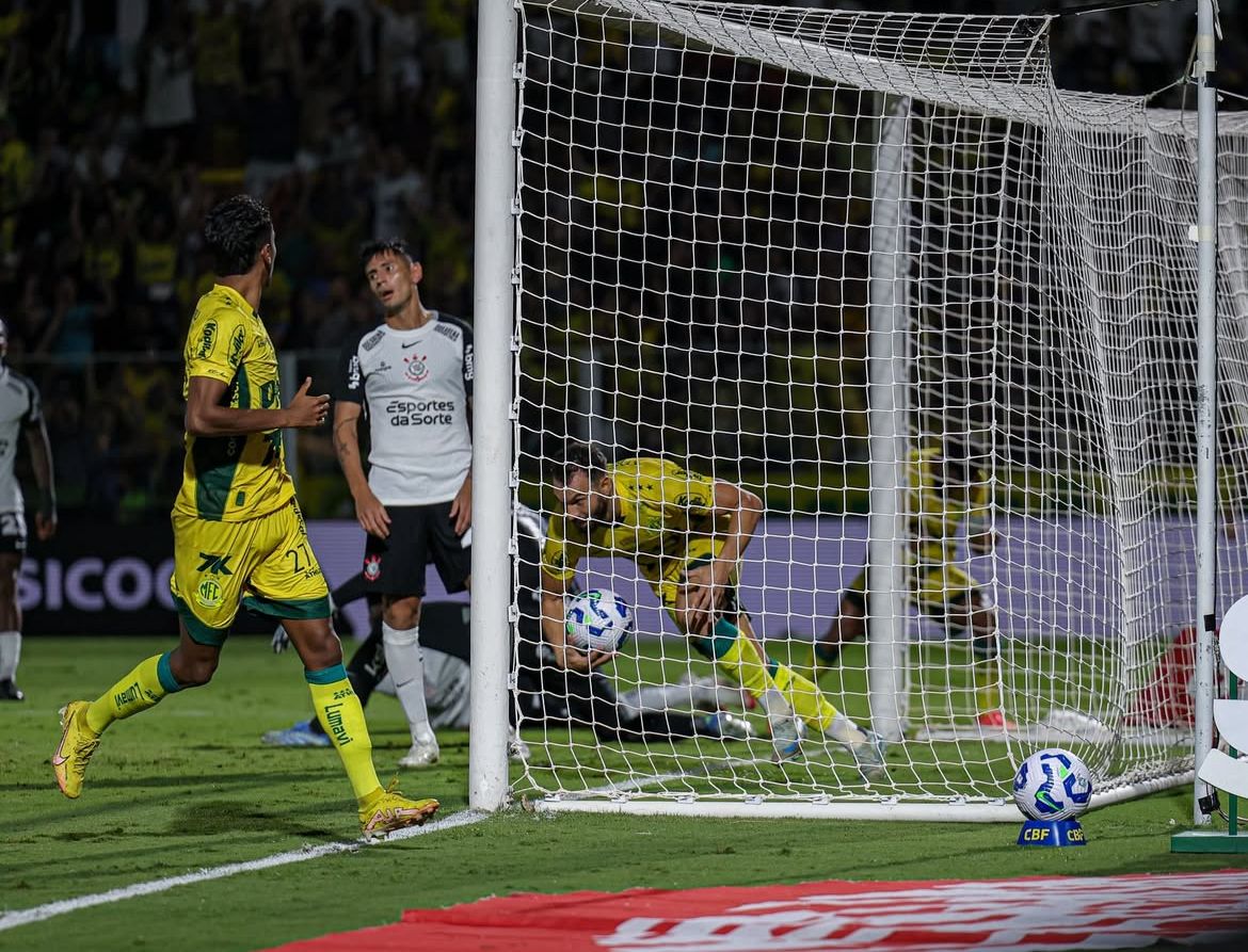 Mirassol surpreende e vence o Corinthians em casa