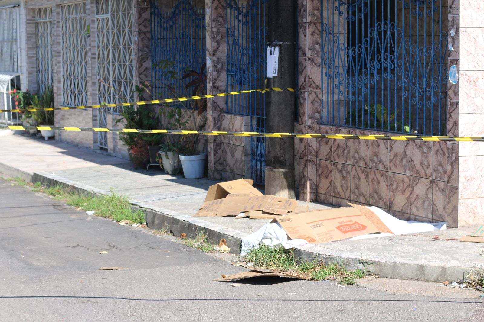 FOTOS: Jovem morre após ser esfaqueado na Raiz