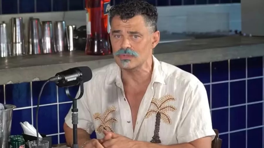 Carmo Dalla Vecchia diz que nunca transou com mulher