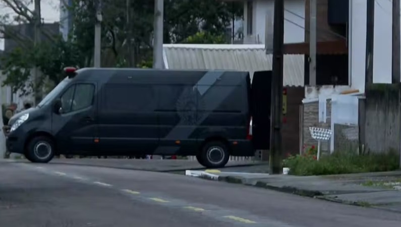 Reféns por 10h, mãe e filha de 3 anos são libertadas no Paraná