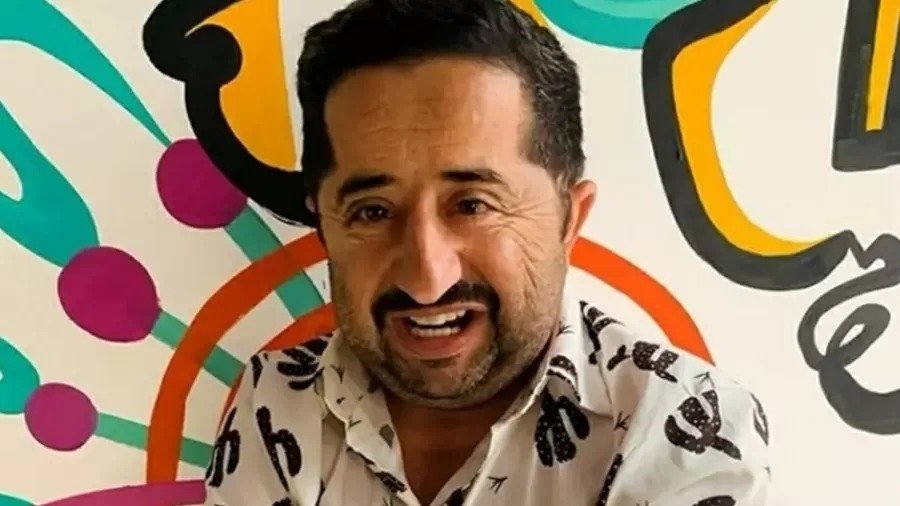 Humorista Bolachinha sofre acidente durante programa da Record 