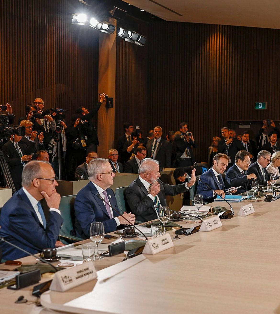 Brasil não vai ser palco de corrida predatória por minerais críticos, diz Lula no G7