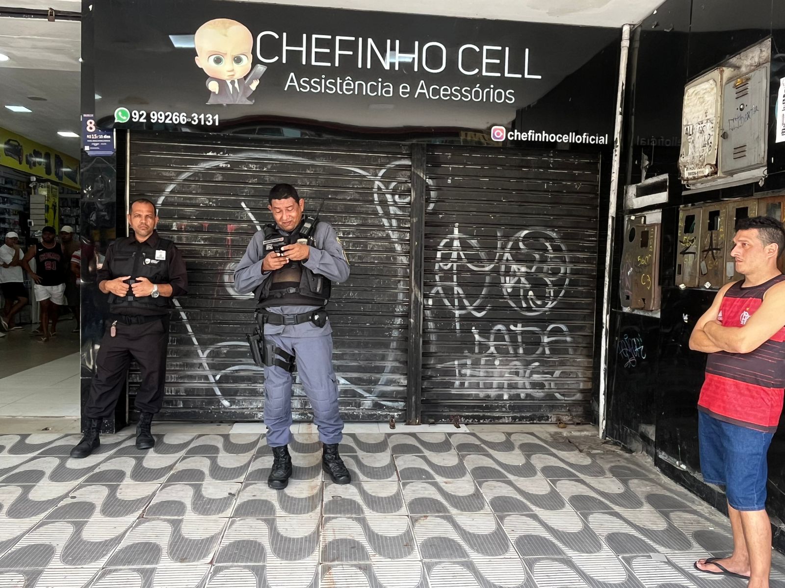 Proprietário de loja de celulares é executado a tiros na Galeria do Manoa