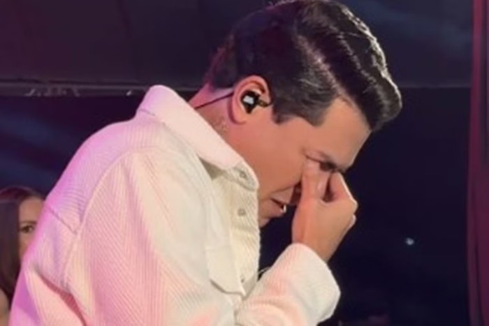 Felipe Araújo chora ao falar dos 10 anos da morte de Cristiano Araújo 