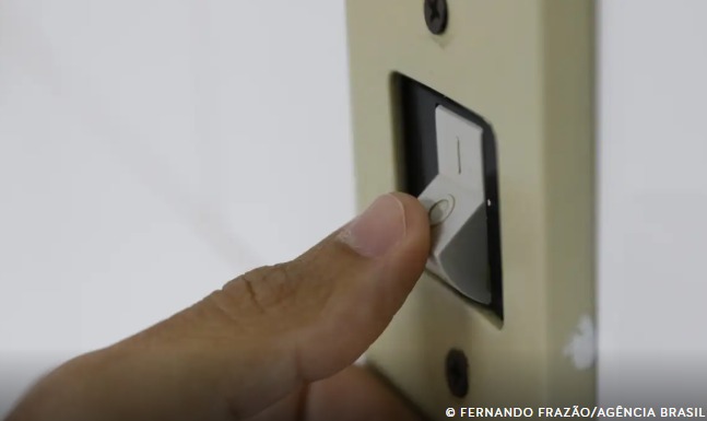 Com bandeira vermelha mantida, conta de luz continua cara em julho