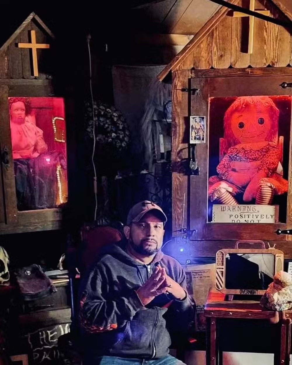Investigador paranormal Dan Rivera morre durante turnê com boneca Annabelle